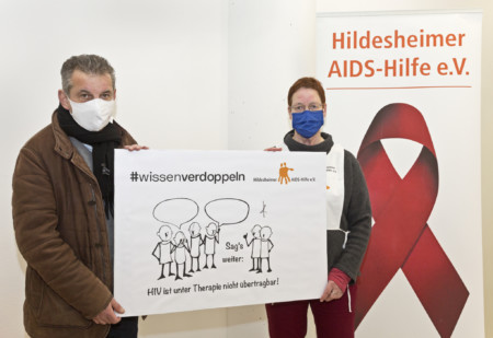 Markus Brinkmann und die Leiterin der Hildesheimer AIDS-Hilfe, Frau Cohrs